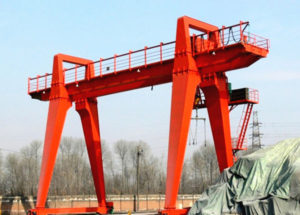 Double girder gantry crane with cantilevers