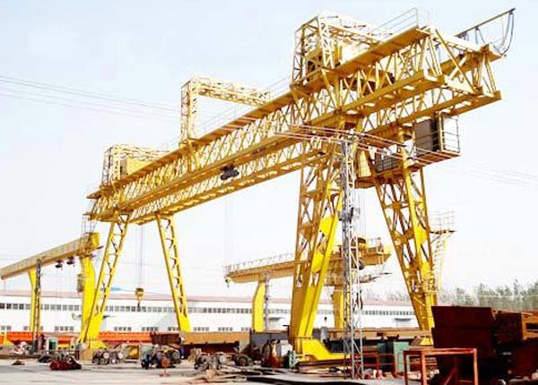 Truss cantilever gantry crane